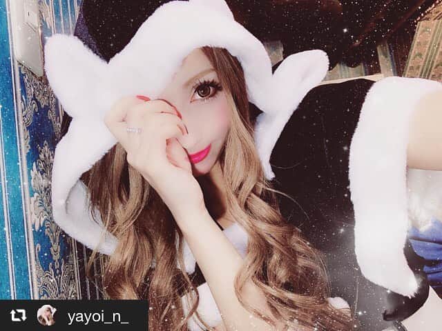 DazzyStoreさんのインスタグラム写真 - (DazzyStoreInstagram)「coming soon…❄☃ @dazzy_official . . @yayoi_n_ ❄️💋❄️💋❄️💋❄️💋❄️﻿ これから﻿ 世間はハロウィン🎃ですが﻿ 撮影はもうクリスマスです🎅🎄﻿ ﻿ サンタさん＼♡／﻿ ﻿ #全然見えてない﻿ #ただの記念写真﻿ #お仕事頑張ろ〜！﻿ ﻿ 最近寝ても寝ても眠いなあ💤﻿ 食っちゃ寝して冬眠したい( ˘ω˘ ) ｽﾔｧ...﻿」10月24日 14時19分 - dazzy_official