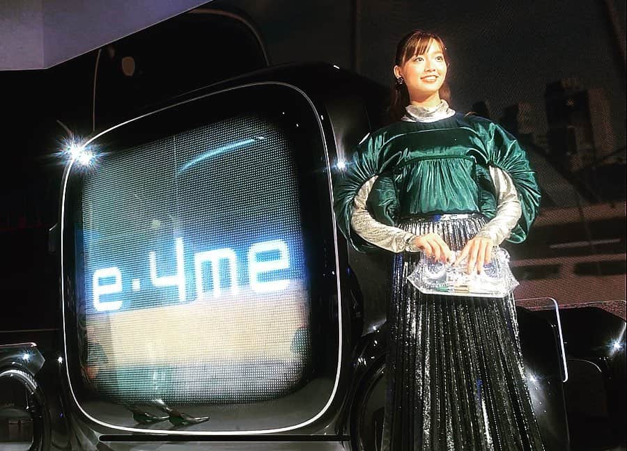 間瀬遥花さんのインスタグラム写真 - (間瀬遥花Instagram)「. . 🌟情報解禁🌟 . 東京ビックサイトで11/4まで開催されている、 TOKYO MOTOR SHOW 2019 TOYOTAブースにショータイムモデルとして出演しています💫 . 私の担当は”e-4me”という未来のクルマ どんなクルマかは見に来てからのお楽しみ😎 . . 車が好きな人はもちろん、 あまり詳しくない方でも楽しめるコンテンツがたくさんなのでぜひ遊びに来てくださいね！🙌🏻 . . . #東京モーターショー2019 #tokyomotorshow #東京モーターショー #toyota #tms2019 #e4me #トヨタ #トヨタ自動車 #モーターショー #東京ビッグサイト #playthefuture #playtoyota」10月24日 14時24分 - maseharu_929