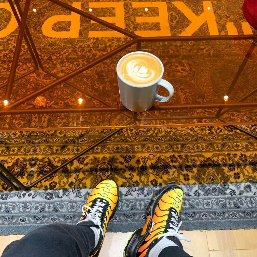 のインスタグラム：「Shanghai🇨🇳 Let's work.」