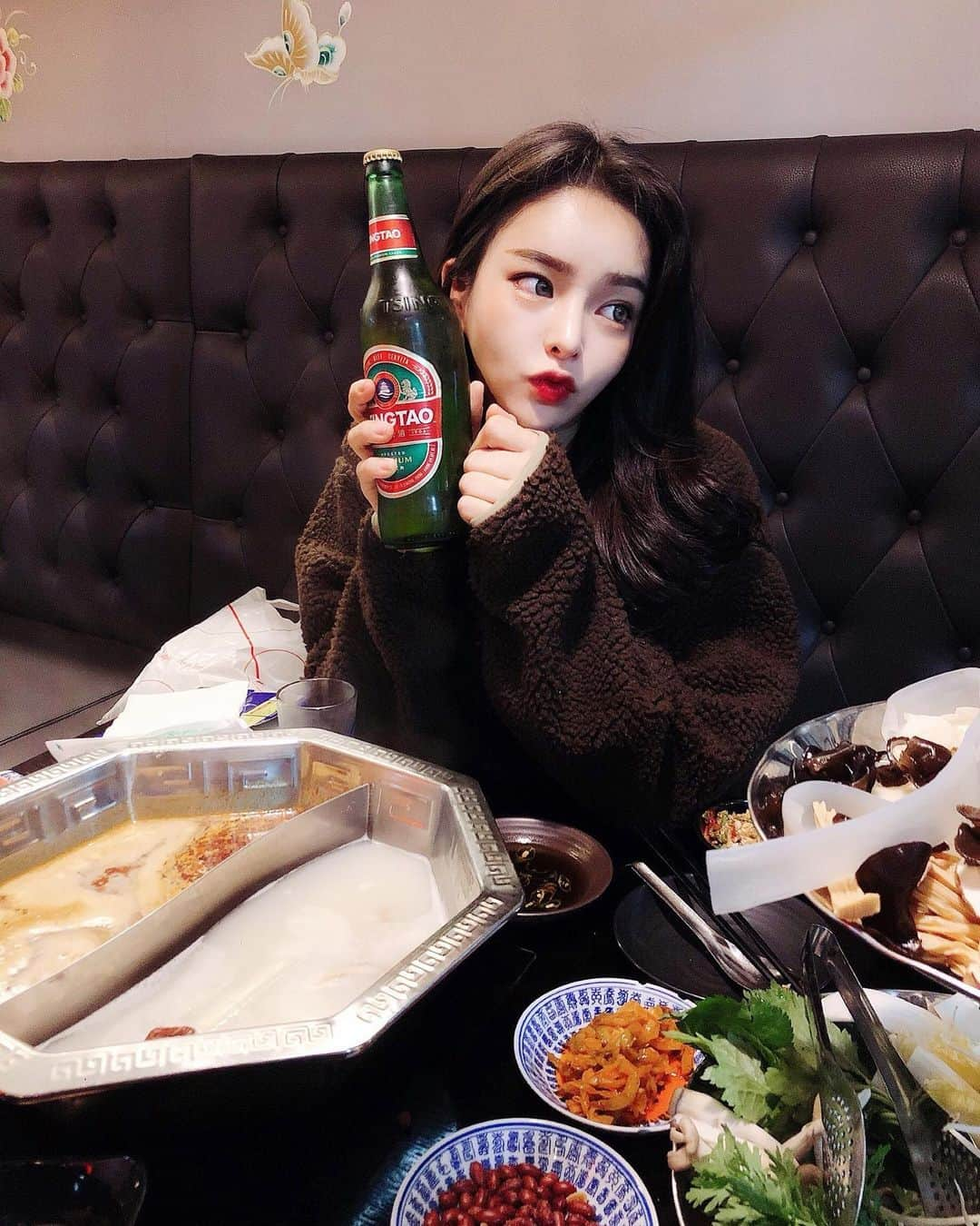 ダユンさんのインスタグラム写真 - (ダユンInstagram)「훠궈랑 마라처돌이인데 요기 훠궈맛은 진짜 신세계 이게 리얼 중국 현지 본토맛이래요 🤭 칭따오 하얼빈 맥주를 부르고 고량주도 부르는 맛 . . #협찬 #오향선 #훠궈 #마라롱샤맛집 #마포맛집 #공덕맛집 #공덕동맛집 #훠궈맛집 #도화동맛집 #공덕_오향선」10月24日 14時48分 - 2__yun__2