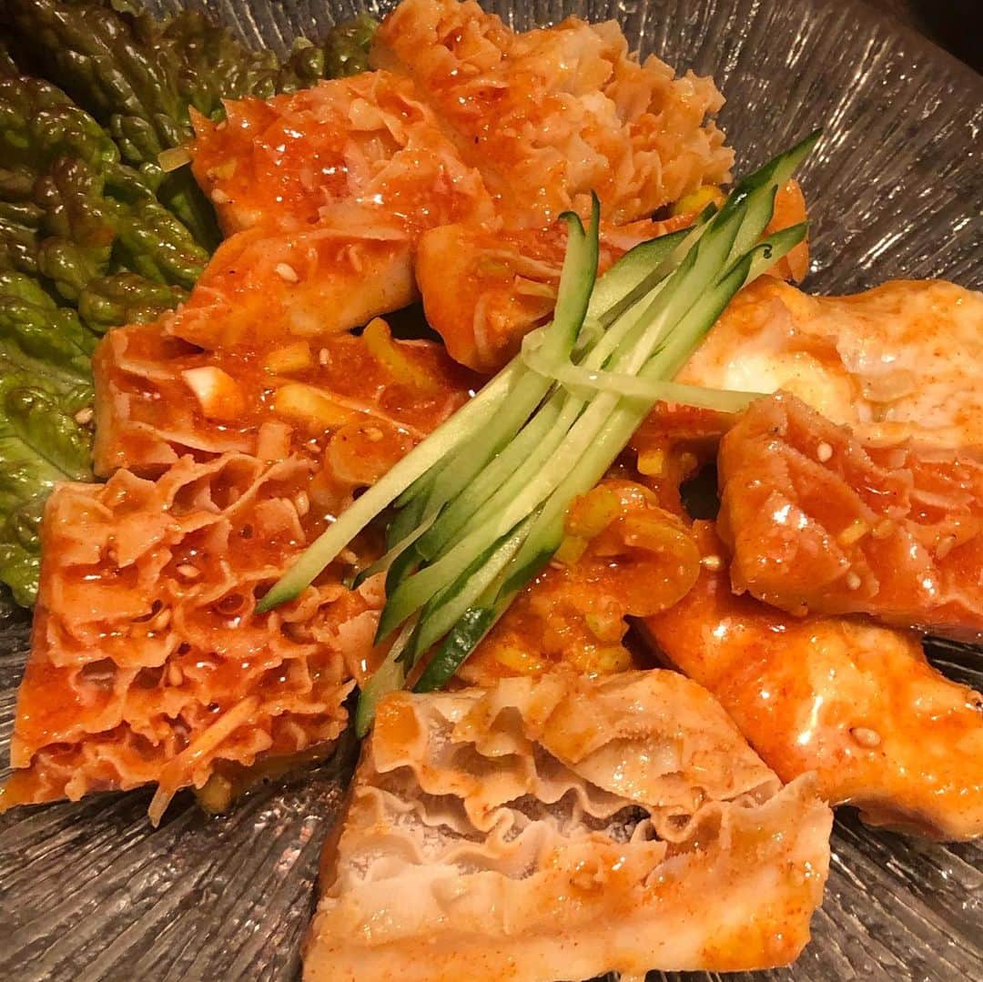 甘糟記子さんのインスタグラム写真 - (甘糟記子Instagram)「昨日は習い事のあと、前日肉の会に参加できなかったパパも行きたいと言うので、連チャンヴィクトリー！（笑） 私は焼肉大好きだから全然問題ないけどね( ^ω^ )  美味しいお肉を食べてパパも満足してました(≧∀≦) 帰りにスーパーで大粒の栗が売ってたので、家に帰ってから皮を剥いてシロップで煮といたよ( ^ω^ )  剥くのがめんどくさいけど、やっぱり栗は美味しいな〜(*´∀｀*) #息子殿姫#息子殿#姫#ヴィクトリー#焼肉ヴィクトリー#大井町#栗好き」10月24日 15時21分 - norihey924