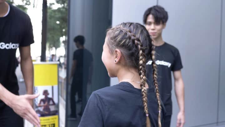 落合知也のインスタグラム：「#GalaxyHarajuku にて #TeamGalaxy のメンバーとはじめてお会いしました！  普段なかなか関わることができない他の競技のメンバー達と色々な話ができてすごく新鮮でした！  色んな最新技術を使ったアトラクションが満載ですごく楽しかった！@skybrown 選手とのツーショットは我ながら身長差がすごい～！ 世界で戦うトップアスリート達との時間は凄く良かった！ 良い刺激を受けました！  このままTokyo2020まで突っ走ります！！ @GalaxyMobileJP #Ambassador #GalaxyS10plus #Tokyo2020  Suguru Osako @suguru_osako Kai Harada @kai_hrd Mahina Maeda @mahinamaeda」