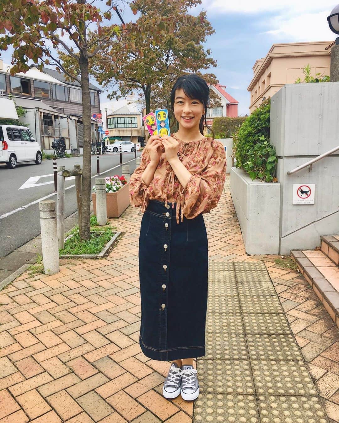 フジテレビアナウンサーのインスタグラム：「. 生野です！ 産休、育休を頂き、仕事復帰しました！ 「有吉くんの正直さんぽ」を再び担当することになり、早速ロケに行ってきました。  久しぶりの現場で少しドキドキしましたが、有吉さんやゲストの方々、スタッフの皆さんに温かく迎えて頂き、無事に復帰初回の撮影を終えることができました。  今回は田園調布の街をお散歩。素敵な場所やお店も盛りだくさん。和やかで楽しい内容になっていますので、是非ご覧ください！  11月2日土曜日12時〜放送予定です。  #生野陽子 #復帰しました！ #有吉くんの正直さんぽ #フジテレビアナウンサー」