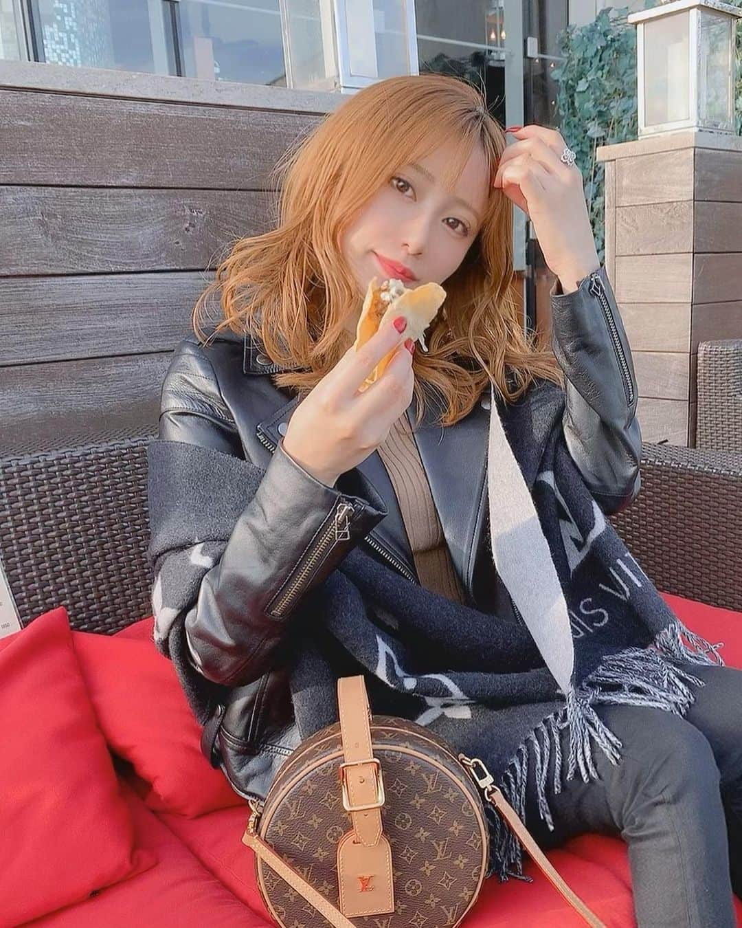 伴かなみのグルメインスタ