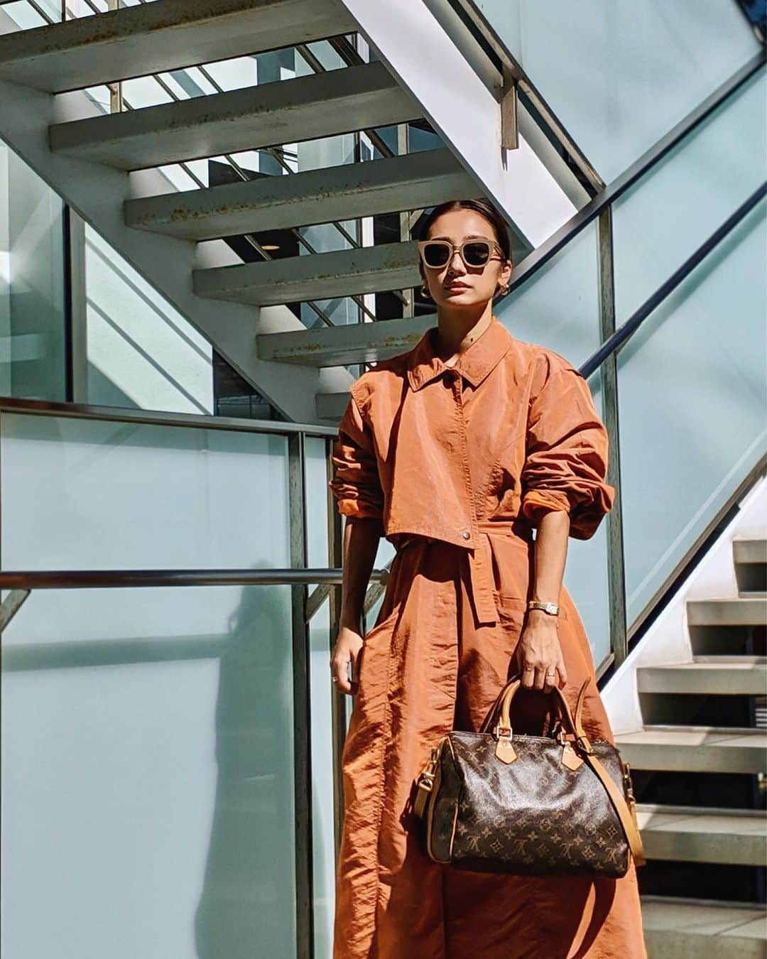 Icumi Oohamaさんのインスタグラム写真 - (Icumi OohamaInstagram)「bag.. @louisvuitton @hedy_japan  trench.. @hedy_japan  sunglasses.. @oldceline . . 世代を問わず愛されるLOUIS VUITTON❤︎. 即完売してしまうモノグラムラインも入荷してます❤︎」10月24日 18時03分 - icumi___