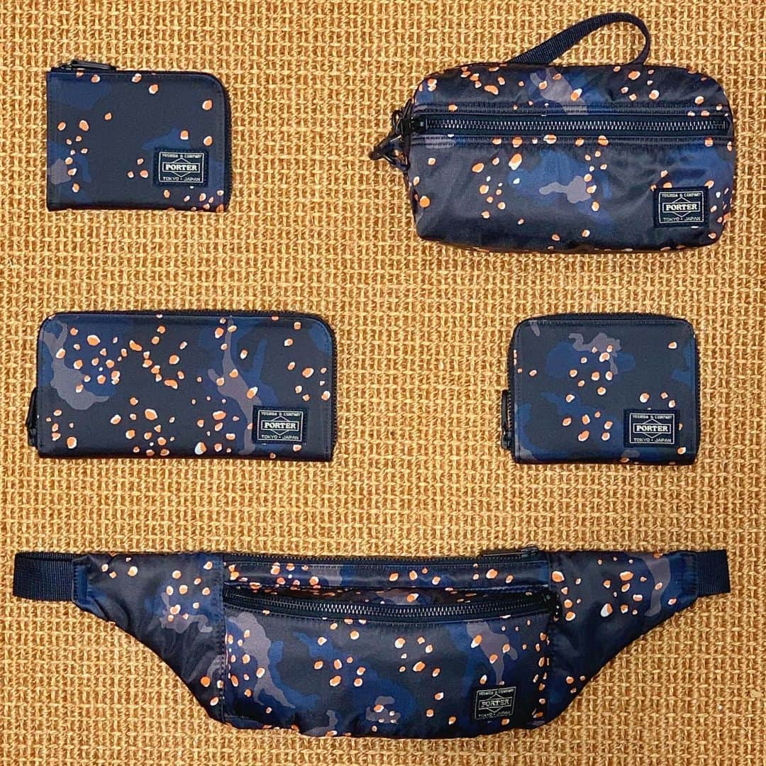 のインスタグラム：「2019.10.27（sun）GRAND OPENING in KYOTO 『PORTER STAND KYOTO』  PORTER STAND ORIGINAL ITEM 「PS CHIP CAMO」  DAY PACK ￥28,000+tax LONG WALLET ￥23,000+tax SHOULDER BAG ¥18,000+tax WALLET ￥17,500+tax WAIST BAG ￥16,000+tax 2WAY POUCH ￥15,000+tax MULTI WALLET ￥13,000+tax ※こちらのアイテムは、PORTER STAND KYOTOで先行発売します。(This item will be released PORTER STAND KYOTO in advance.) #吉田カバン #ポーター #yoshidakaban #porter #luggagelabel #porteryoshida #porterflagshipstore #madeinjapan #japan #porterstand #shinagawa #tokyo #kyoto #kiyomizudera #sannenzaka #ps #chip #camouflage #daypack #longwallet #wallet #shoulder bag #waistbag #2way #pouch #multi wallet」