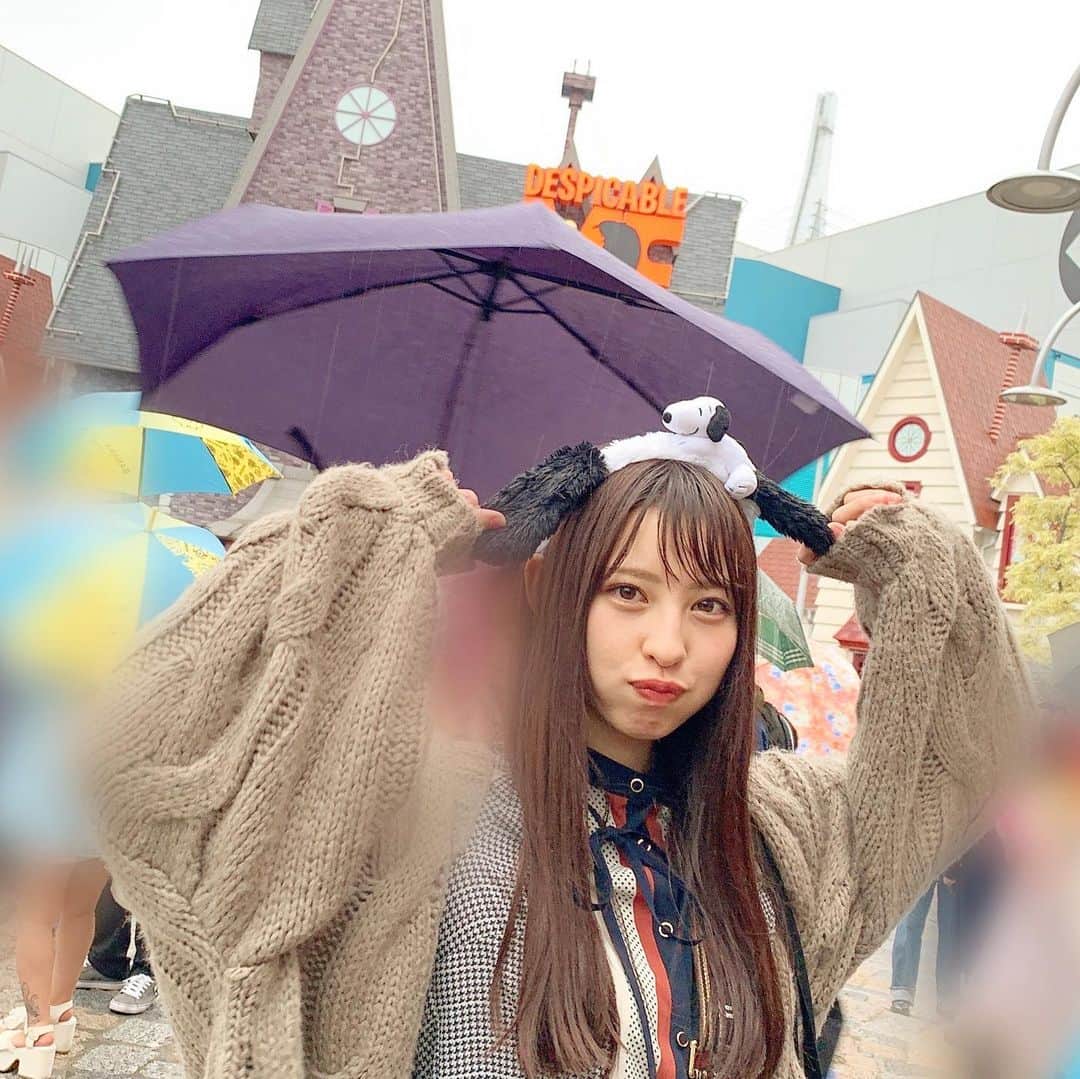 沖口優奈さんのインスタグラム写真 - (沖口優奈Instagram)「雨のユニバも 友達となら楽しいね☔🌧 #USJ #ユニバ #大阪」10月24日 18時12分 - yuna_okiguchi_