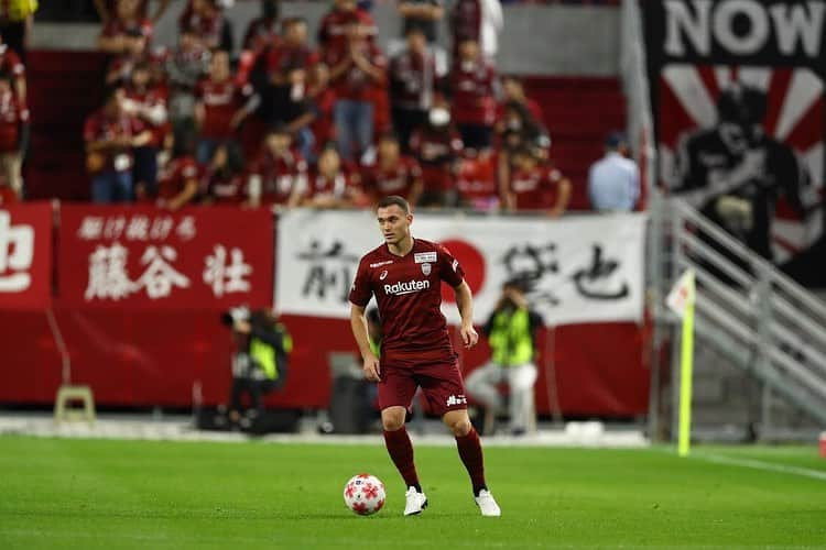 トーマス・フェルメーレンのインスタグラム：「Through to the semi finals! 💪 Great team effort. Thank you @visselkobe fans! 👏」