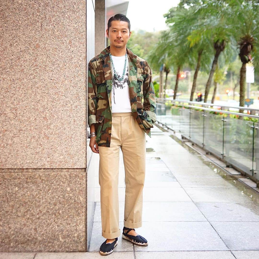 高田朋佳さんのインスタグラム写真 - (高田朋佳Instagram)「“camouflage...” ———————————————————————— #camouflage #militarywear  #newcolonialstyle #jetset #singapore #luxuryresort #colonyclothing #singaporelife #singaporestyle  #lifestyle #fashion」10月24日 18時26分 - tomoyoshi_takada
