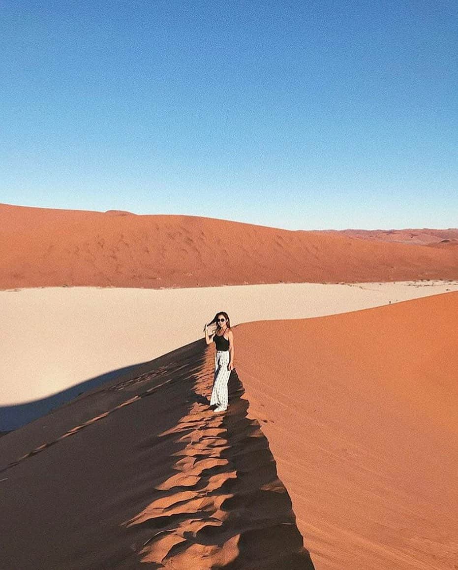 Stayway女子さんのインスタグラム写真 - (Stayway女子Instagram)「"【📍ナミビア・ナミブ砂漠】 . . 【📷 by @h__momo】 . . —————————————————— こんなキレイな オレンジ色の砂漠は ぜひ行ったみたくなりますね —————————————————— 素敵な女子旅をされている方をご紹介させていただきます！✨ 写真は全てご本人に【掲載許諾】を頂いています #Stayway女子旅 というハッシュタグをつけて是非投稿してください♪ Instagram・Twitter・Stayway mediaにてご紹介させていただきます！ ——————————————————— 【Staywayとは？】 Staywayはホテルやゲストハウスなどの宿泊施設はもちろん、世界中のコテージ・ヴィラ・一軒まるごとレンタルに古民家なども検索できるサイト 価格・ロケーションなど幅広いニーズに答え、利用者にあった宿泊先を素早く見つけることが可能👍✨ 素敵な旅には素敵な宿泊施設を🌃 Staywayで探してみませんか？✈️ ——————————————————— #Stayway女子旅 #Stayway_ ナミビア #ナミブ砂漠 #namibia #namibdesert #trip #instatravel #旅 #旅行 #travelgram#mytravelgram #instatravel #instagenic#photogenic #ダレカニミセタイケシキ #写真好きな人と繋がりたい #カメラ好きな人と繋がりたい #フォトジェニックnia"」10月24日 18時46分 - stayway_girls