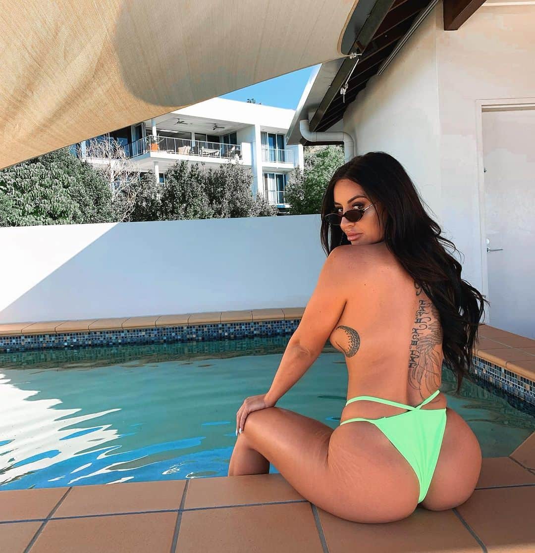 Steph Paccaさんのインスタグラム写真 - (Steph PaccaInstagram)「Bit cheeky for your Thursday 🙋🏽‍♀️」10月24日 18時57分 - steph_paccaa