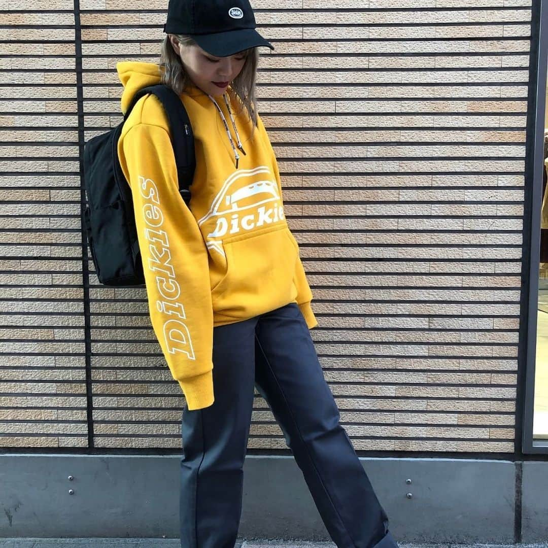 ディッキーズさんのインスタグラム写真 - (ディッキーズInstagram)「Dickies Store Staff Coordinate from HEP FIVE. #dickies #dickiesjp #linkcode #リンクコーデ #hoodies #hoodiestyle #874 #trend #pairlook #fallvibes #workwear #sweat #streetfashion #dickiesworkwear #autumn #autumnfashion #dickiesjpstaff #osaka #hepfive」10月10日 11時45分 - dickies_jp