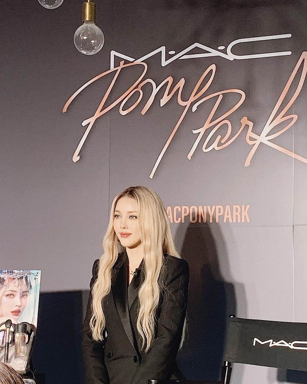 小原優花さんのインスタグラム写真 - (小原優花Instagram)「MAC《 @maccosmeticsjapan 》×PONY PARK《 @ponysmakeup 》💜💜 昨日のイベントでPONY PARKさんと🥰💕 お肌すべすべ綺麗で本当に可愛かったです😭💓💓 ・ ずっとインスタもフォローしていて彼女のエキゾチックなメイクが大好きなので今回のMACさんとのコラボが最高に嬉しい❣️🥺💞 ・ コラボコスメは10/14に全国発売ですが、昨日から公式オンラインとルミネエスト新宿店&伊勢丹新宿にて一部先行発売されているみたいです💄💜💜 ・ 《 @maccosmeticsjapan 》ありがとうございました🙇‍♀️❣️✨ ・ ・ #mac #maccosmetics #ponymakeup #ponypark #コラボコスメ #数量限定 #10月14日 #発売」10月10日 10時25分 - yunkoro519