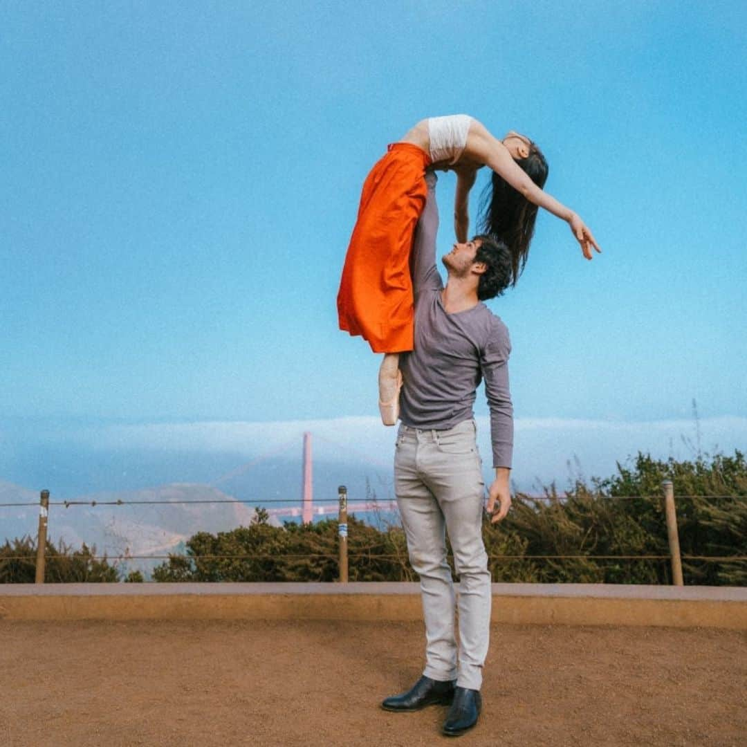 倉永美沙さんのインスタグラム写真 - (倉永美沙Instagram)「#workoutwednesday from San Francisco 🌁 @_angelogreco_ Ohito by @jamesjinimages サンフランシスコよりワークアウトウェンズデー #ballet #ballerina #ballerinalife #happy #happiness #dance #art #幸せ #バレエ #バレリーナ #rehearsal #travellife #work #lift #sanfrancisco #goldengatebridge」10月10日 10時44分 - misakuranaga