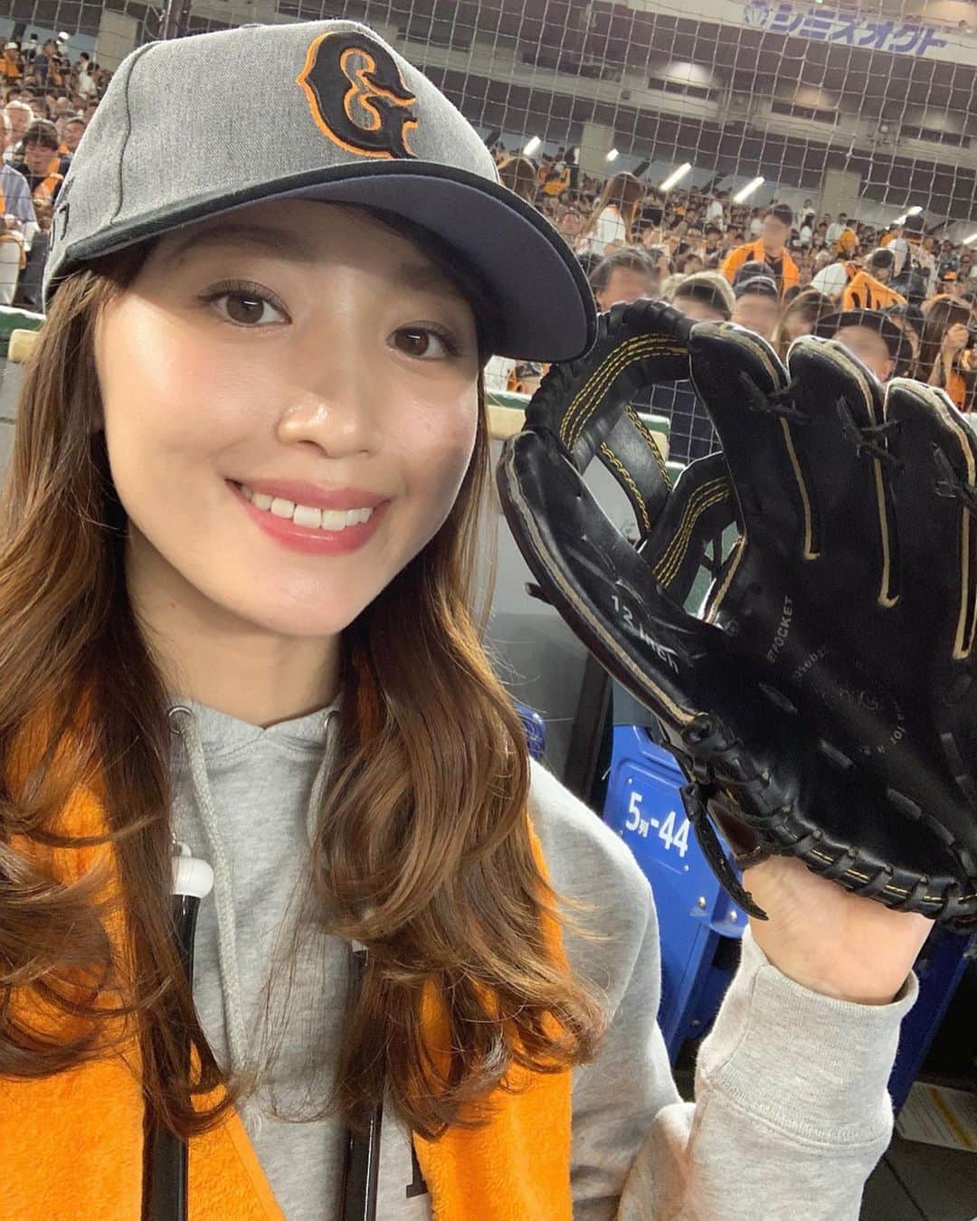 のインスタグラム：「. 昨日は久々に東京ドームへ⚾️ CS巨人×阪神戦の初戦を観に行きました！ いや〜盛り上がりました スポーツの秋最高です🍁 . #東京ドーム#クライマックスシリーズ#巨人#読売ジャイアンツ#阪神タイガース」