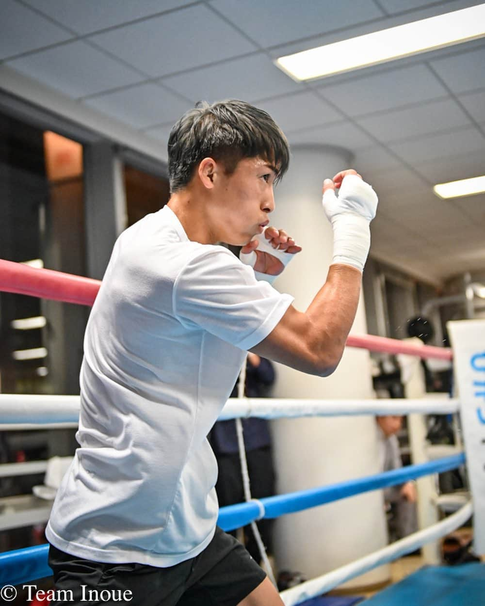 井上尚弥さんのインスタグラム写真 - (井上尚弥Instagram)「10月9日公開練習🥊 ここからは一日一日を大切に 悔いの残らない日々を。 写真提供 @finito22」10月10日 11時33分 - naoyainoue_410