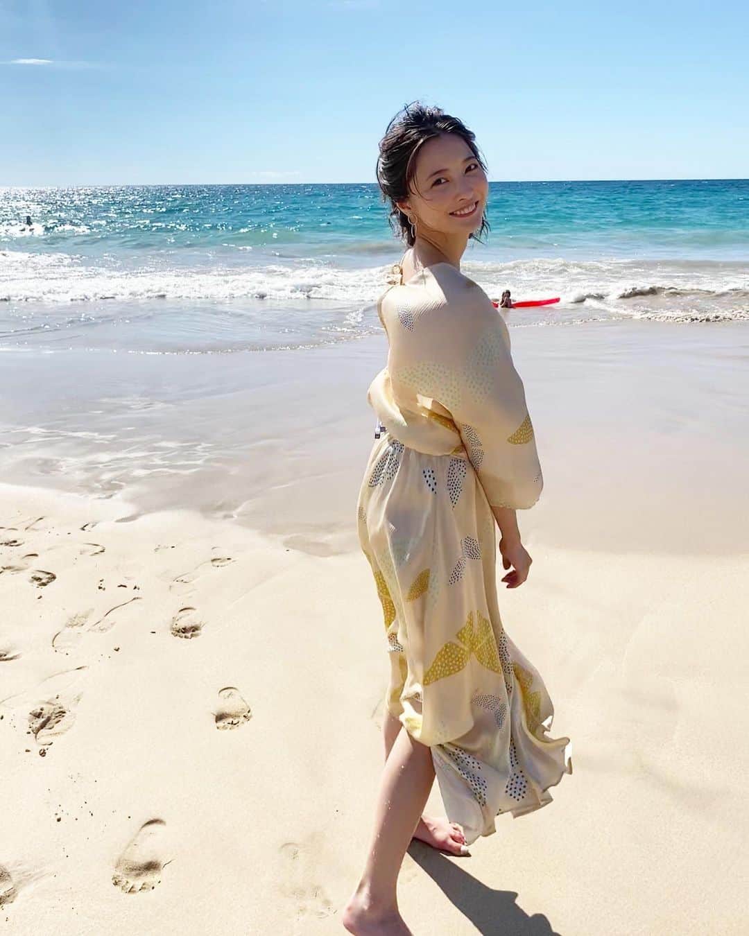 大石絵理のインスタグラム：「すごく久しぶりにハワイ島にきています🌴 日射しが暖かくて、みんなが優しくて、夜はたくさんの星で空がいっぱいになります🌟✨💫 本当に素敵な島です♪ 11/9（土）15:00-16:00 関西テレビ 『旅女子ボディメイクin ハワイ島』 で放送されるので、ぜひ見てください💕」
