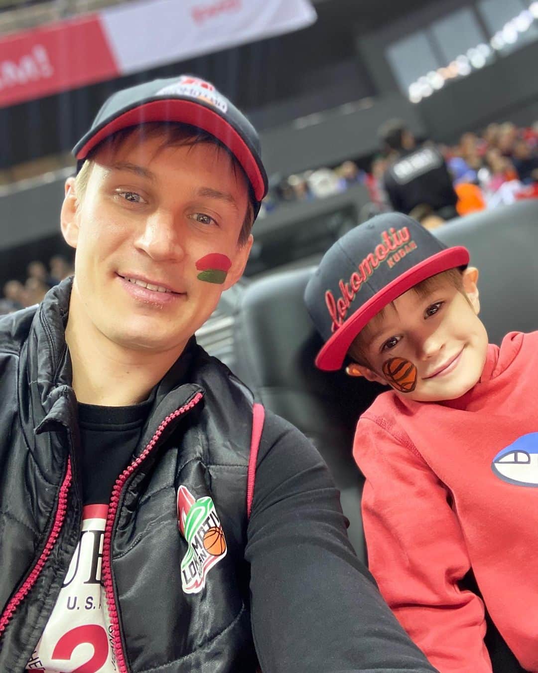 セルゲイ・ドブリンさんのインスタグラム写真 - (セルゲイ・ドブリンInstagram)「«Локо» одержал победу в открытом домашнем сезоне матчем против чемпиона Италии в Еврокубке 77-63 #тольколоко #толькопобеда #уманарейер」10月10日 4時36分 - sergeydobrin