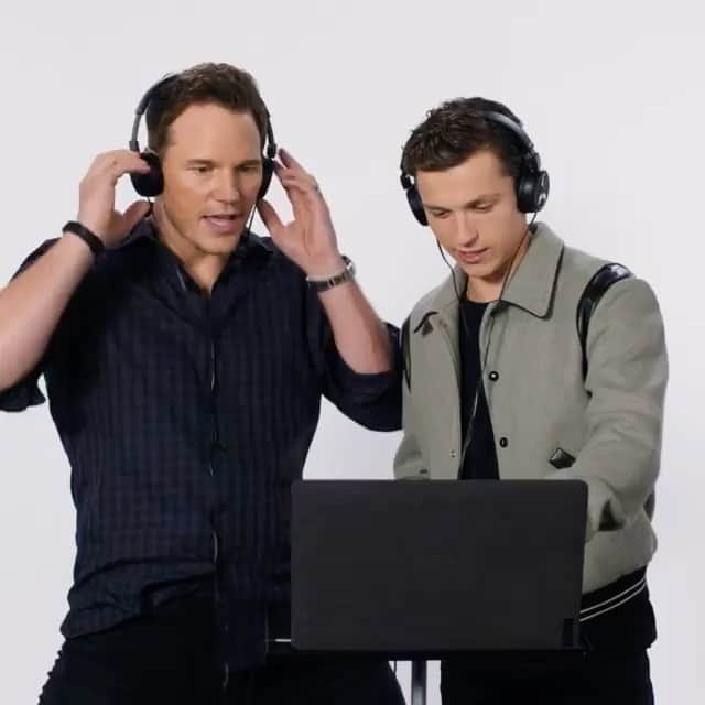 クリス・プラットのインスタグラム：「I don’t think it’s polite to tease... So I better apologize in advance. @tomholland2013 and I were lucky enough to watch the teaser video for @pixaronward “Onward” and here is a video of us watching the video. It is a teaser video. So nah nah nah Boo boo. We got to see it and you didn’t. Now why don’t you go cry about it now!? #burn #roasted #teasing I’m so sorry please accept my apology.」