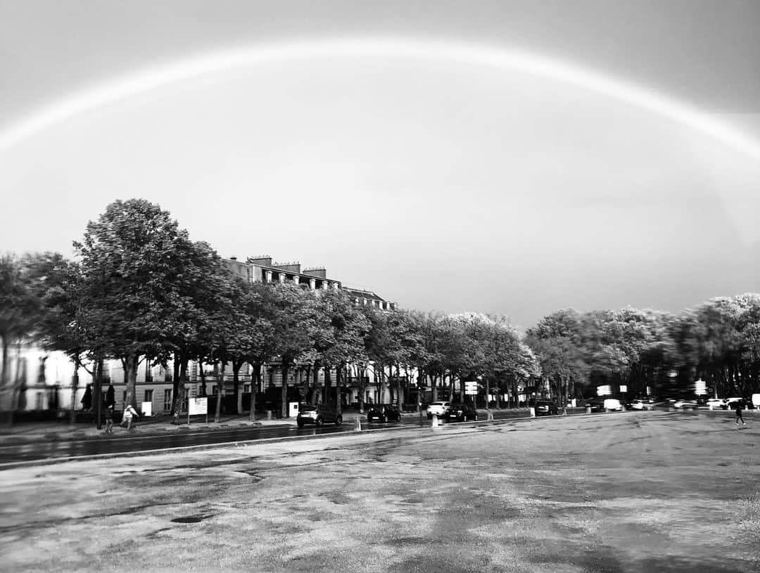 矢吹春奈さんのインスタグラム写真 - (矢吹春奈Instagram)「After the rain 🌧 there was a super romantic rainbow. I really wished that you ware there with me.....❤️🌈✨」10月10日 7時42分 - yabukiharuna