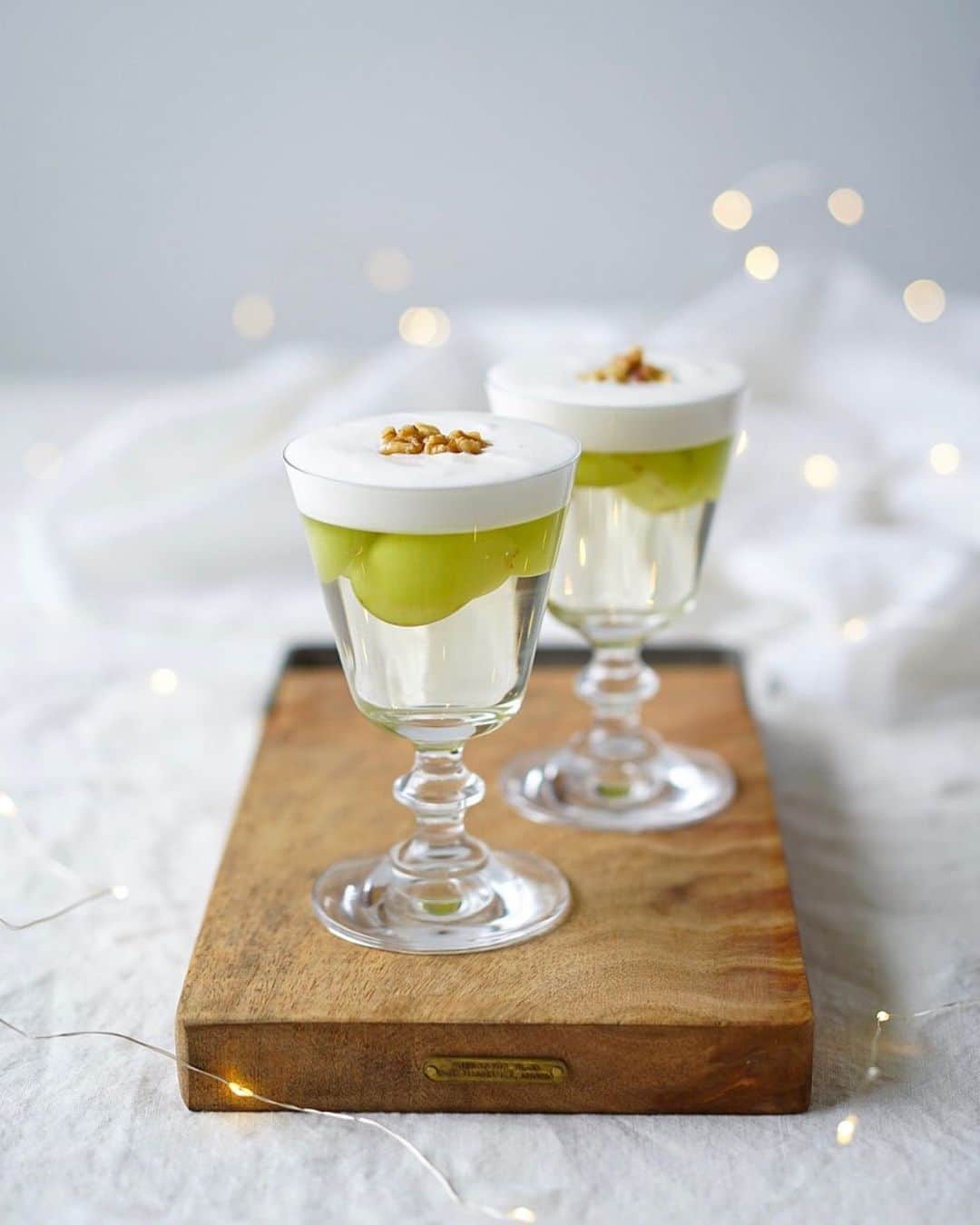 のインスタグラム：「* 2019.10.10 . 白ワインとシャイン様で作ったグラスゼリー。 あのカフェに今度こそお邪魔したいなあ♡ . . .」
