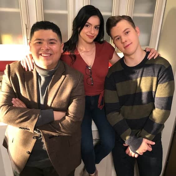 Nolan Gouldのインスタグラム：「New episode on tonight @abcmodernfam」
