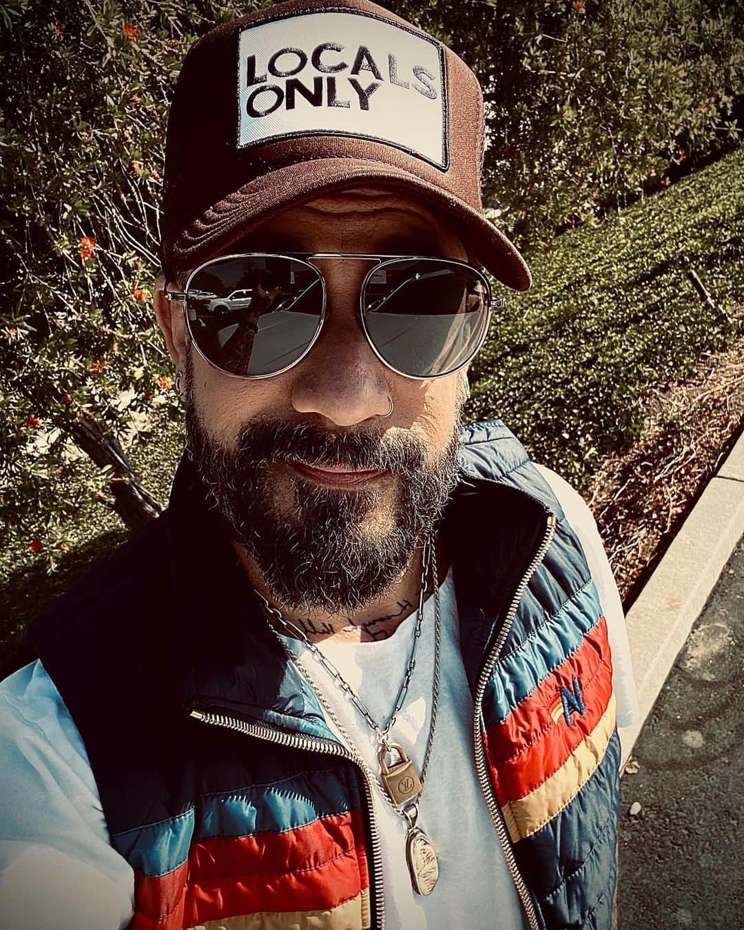 A.J.のインスタグラム：「Thanks @deadskull for the sweet hook up on my new necklaces bro! #skullbrosforlife.」