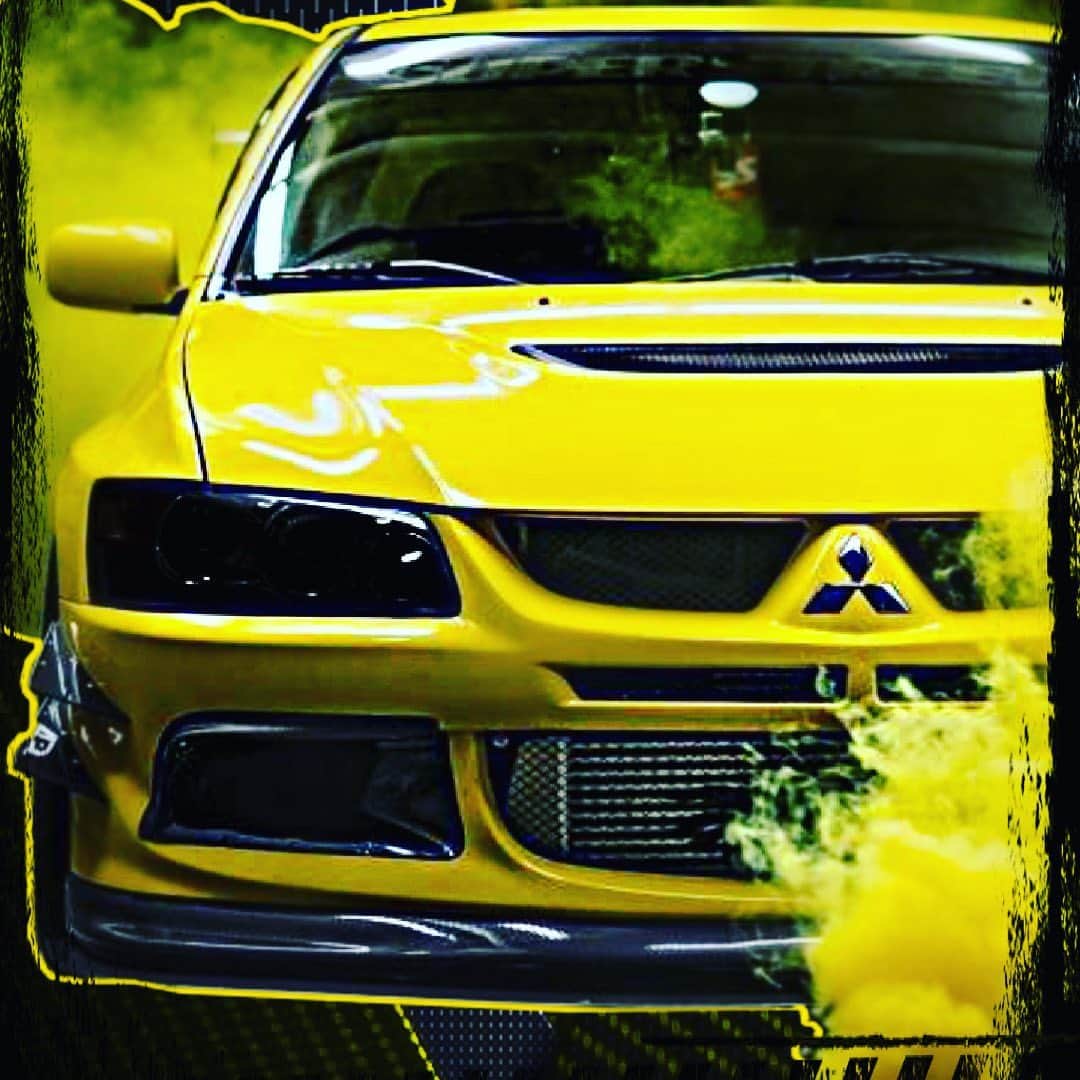 ライアン・フリードリンガウスのインスタグラム：「Thanks for the art @senn.ellahy one of our own custom cars」