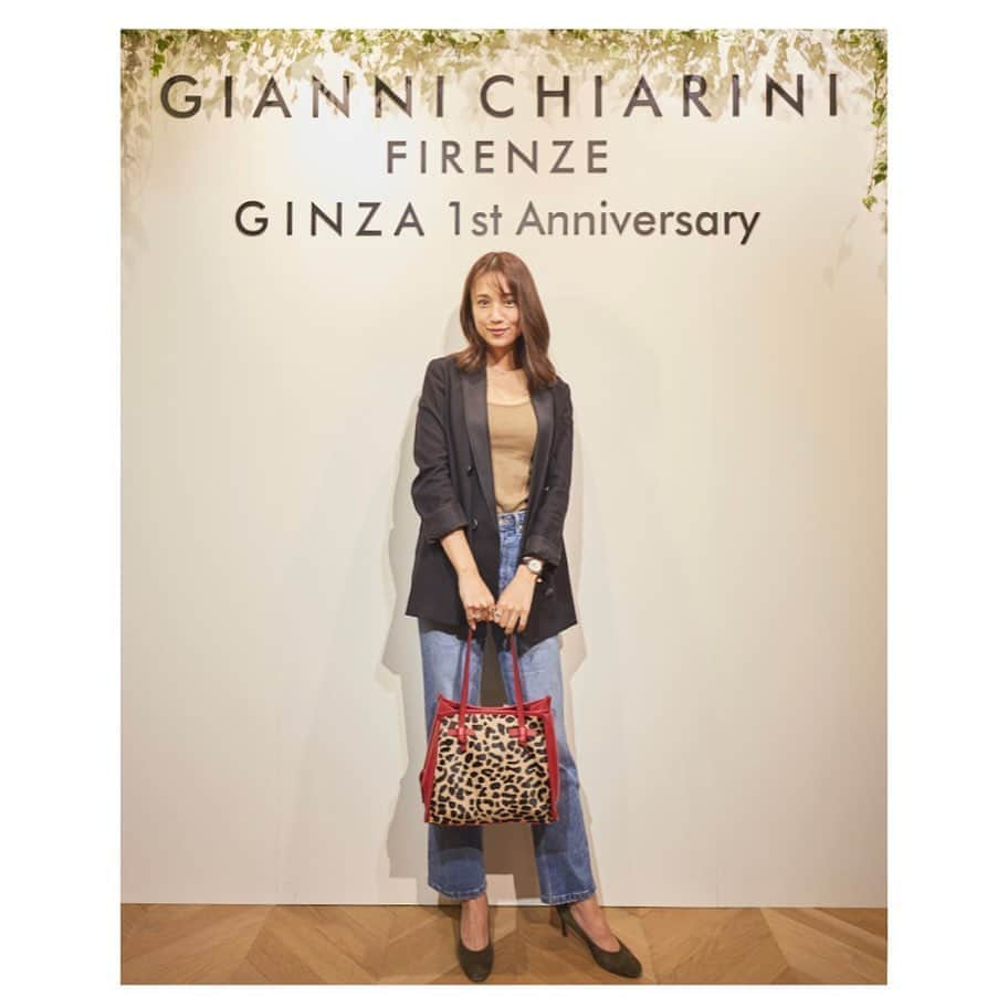 広瀬未花さんのインスタグラム写真 - (広瀬未花Instagram)「昨夜は  @giannichiarini_jp  の銀座店1周年記念のパーティーにいってきました❤️ ・ 1999年にフィレンツェで創設されたレザーグッズブランド。 “メイド・イン・フィレンツェ”にこだわり、機能性はもちろん、バリエーションにも富んだモダンなデザインで人気が高いブランドなんです♪ ・ 私が選んだのは定番の MARCCELA の今季らしいレオパード柄❤️ 赤が可愛いのですよ💕 ・ 是非お店にいってみてね✨ ・ ・ jacket/ @lanvinofficial  denim/ @moname.official ・ #giannichiarini #firenze  #ginza #1stanniversary」10月10日 10時16分 - micahirose