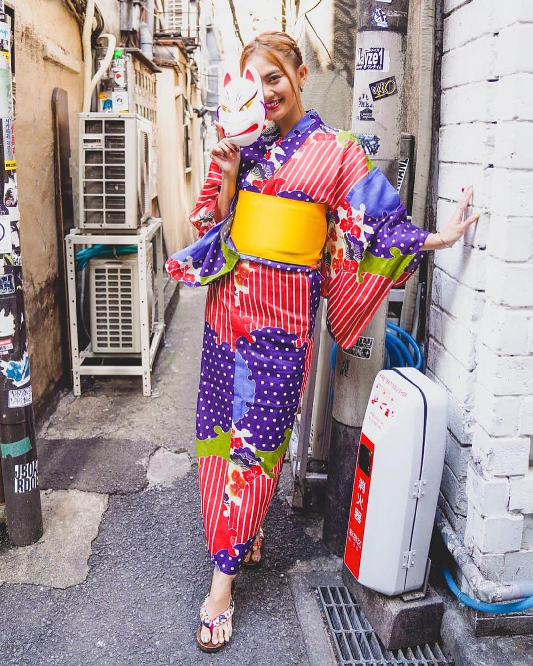 カレンさんのインスタグラム写真 - (カレンInstagram)「📸shooting in SHINJUKU🥴👘 今日の撮影、最高にアガった💕 仕上がりが楽しみすぎる!!!!🥰🌟 Photo by @neon__mafia #shooting #japanesegirl #kimono  #新宿ゴールデン街 #撮影」10月10日 21時07分 - cjd_karen