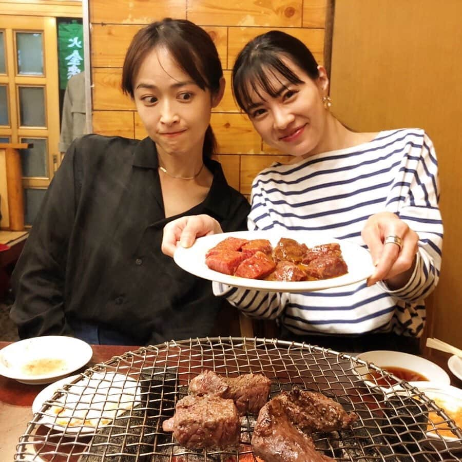 安座間美優さんのインスタグラム写真 - (安座間美優Instagram)「浅草にある焼肉「金楽」へ。 ずっと行きたかったの。 普段カルビはあまり食べないんですが、ここのはとっても美味しかった💜 ホルモンも全部美味しかったし、ハラミも美味しかったなぁ。 #肉あざま#金楽#肉好き#焼肉好き」10月10日 21時10分 - mew_azama