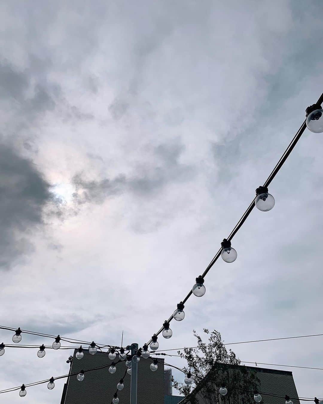 岩間恵のインスタグラム：「雨は嫌いじゃないけど、台風は嫌だー！」