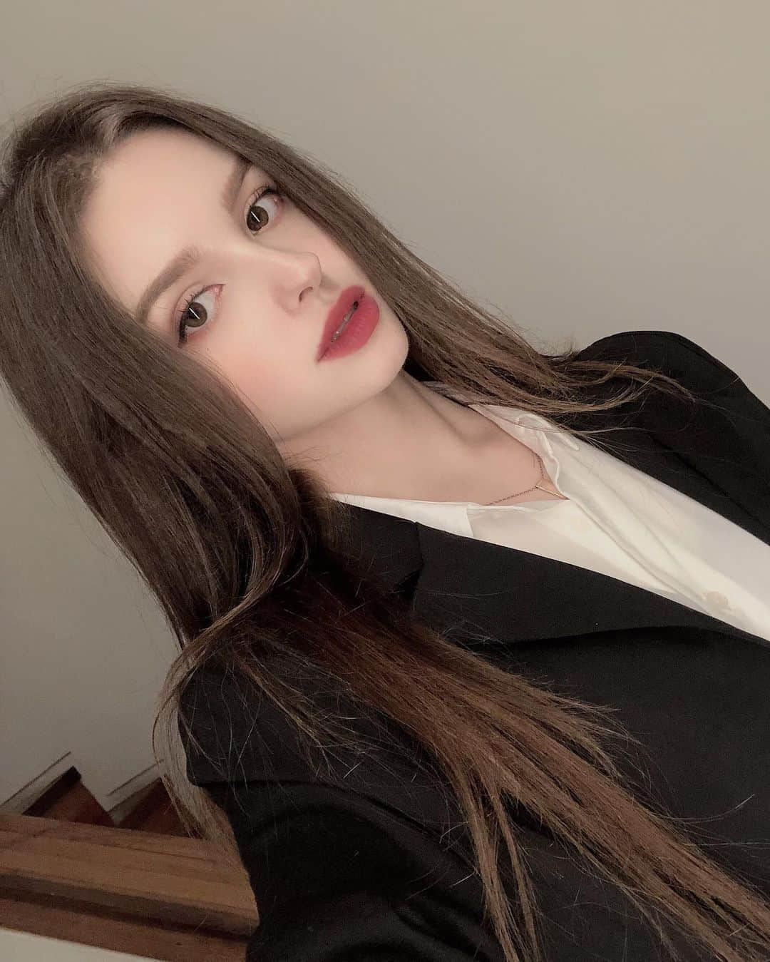 Elina 엘리나 (エリナ) さんのインスタグラム写真 - (Elina 엘리나 (エリナ) Instagram)「Do you like suit?🖤 수트 좋아하세요?」10月10日 19時53分 - elina_4_22