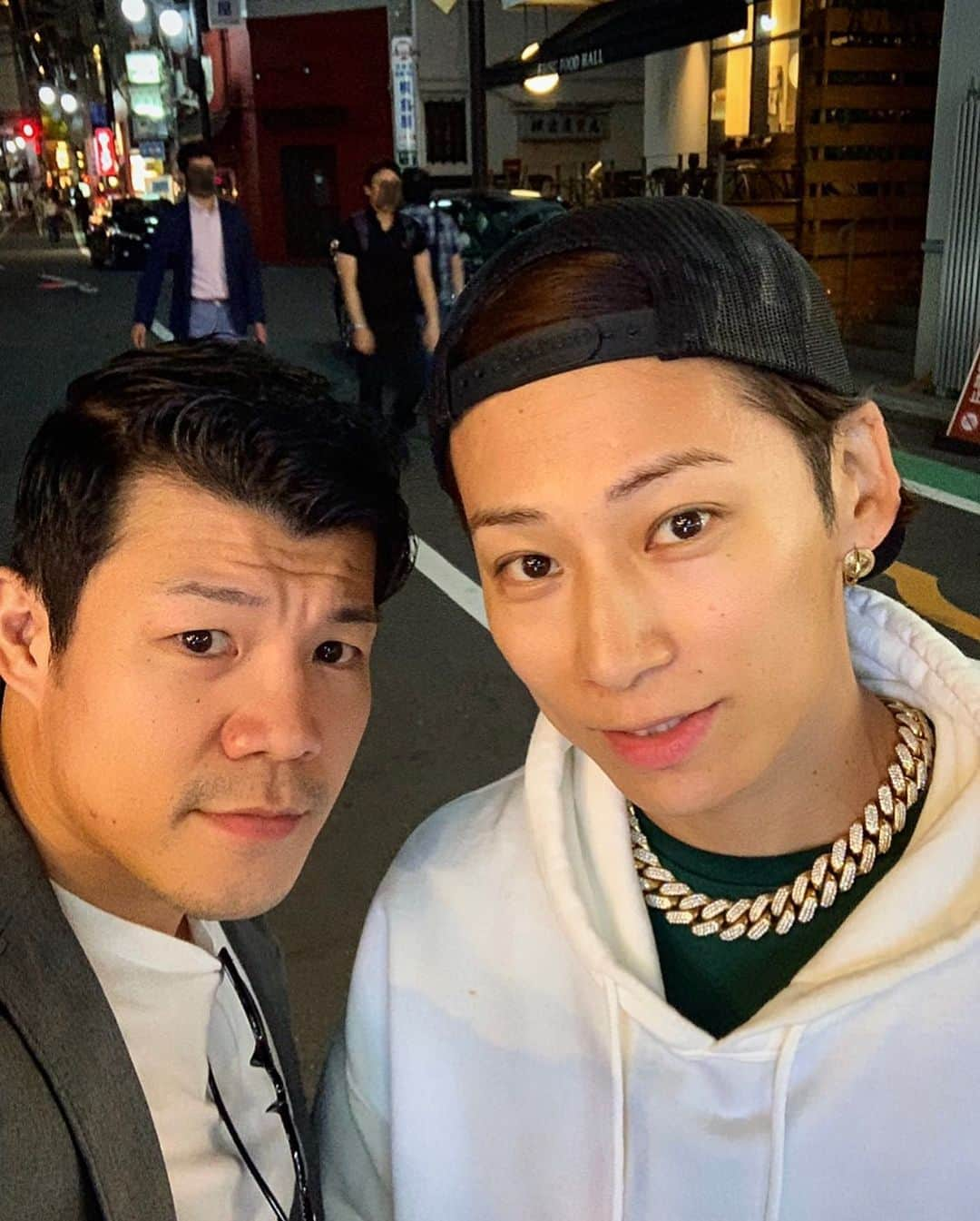 亀田興毅さんのインスタグラム写真 - (亀田興毅Instagram)「たくやさんと男メシ。 #TAKUYA #UVERworld #亀田興毅 #カリスマ #仕上がってる #いききってる #東京ドーム #男祭り #チケット完売 #圧倒的カリスマ」10月10日 20時42分 - kokikameda