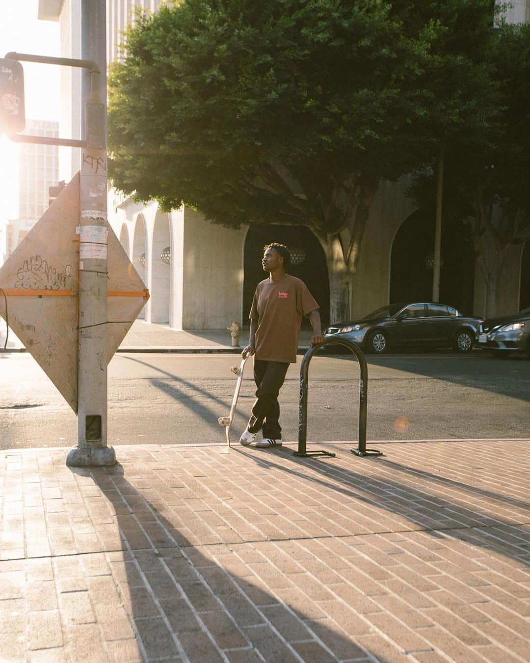 HYPEBEASTさんのインスタグラム写真 - (HYPEBEASTInstagram)「@hypebeaststyle: @bodega has teamed up with @chocolateskateboards on a capsule collection of skate decks and apparel, celebrating both brands’ dedication to skate and streetwear culture for over a decade. Swipe to check out the selection. It’ll be available starting October 12 on Bodega and Chocolate Skateboards’ websites, as well as at Bodega’s Los Angeles store.⁠⠀ Photo: Eric Zeller」10月10日 13時02分 - hypebeast