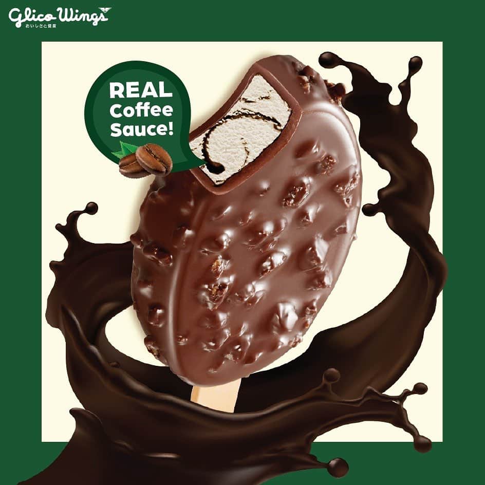 Glico Wingsさんのインスタグラム写真 - (Glico WingsInstagram)「Glico Wings punya varian es krim terbaru lho, yaitu Frostbite Mochaccino 😋 Es krim yang satu ini sudah pasti akan jadi favorit kamu karena kamu akan mendapatkan lembutnya es krim vanilla dengan saus kopi di dalamnya, yang dibalut coklat dengan potongan biskuit di luarnya. Dijamin #seenakkopifavoritmu Segera temukan Frostbite Mochaccino di gerai toko retail dan modern Glico Wings ya!  #FrostbiteMochaccino #GlicoWingsIceCream」10月10日 13時28分 - glico.wings