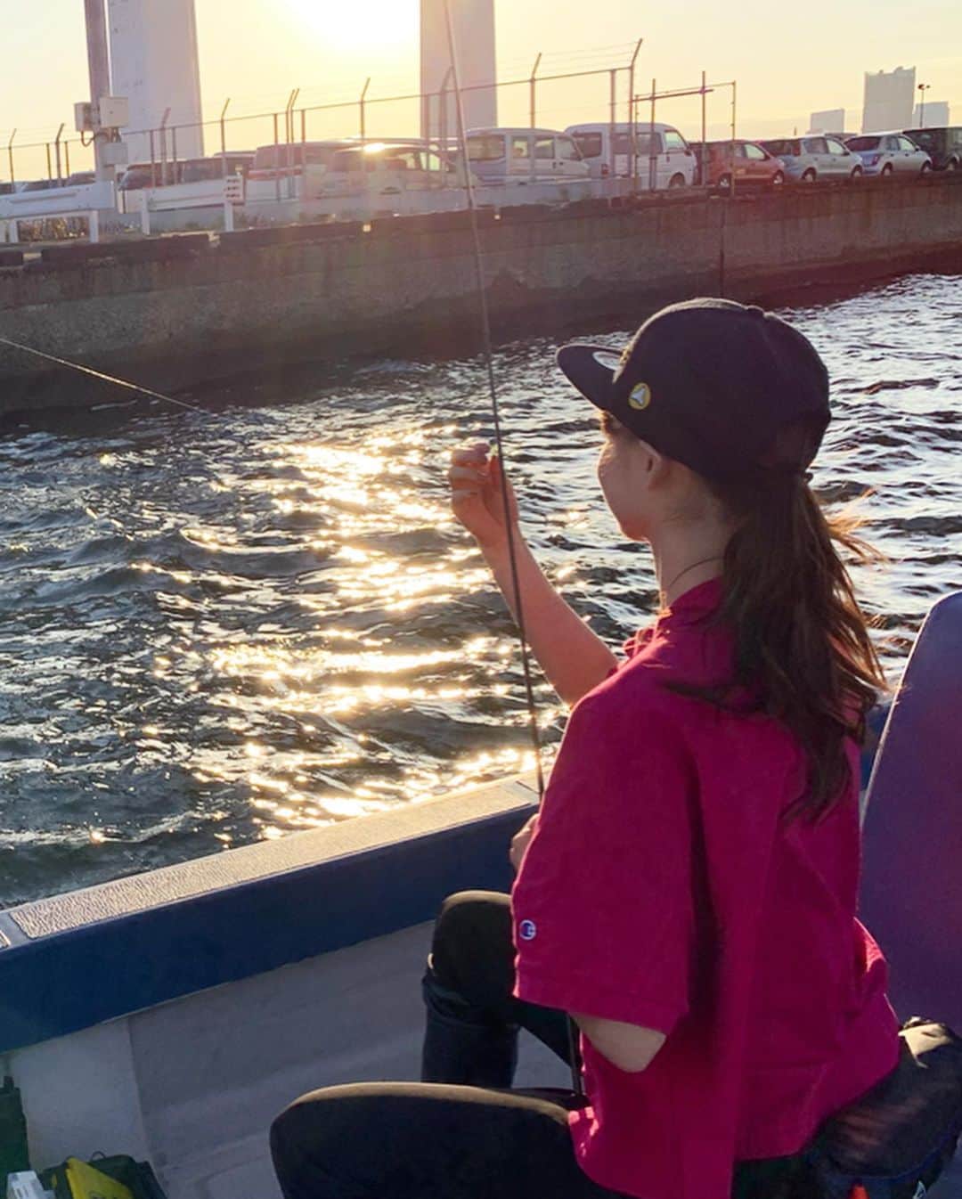 中城あすかさんのインスタグラム写真 - (中城あすかInstagram)「昨日は楽しみだった、釣り番組の撮影でした🎣 . 好きなことが仕事につながるって、本当に嬉しい！ すごく楽しかったです！！ プライベートでももっと釣りしたいな🙌🏻 . 詳しくはまたお知らせします😊 . #fishing #fishinggirl #釣り #釣り番組 #釣りロケ #釣り」10月10日 14時26分 - asukanakajo