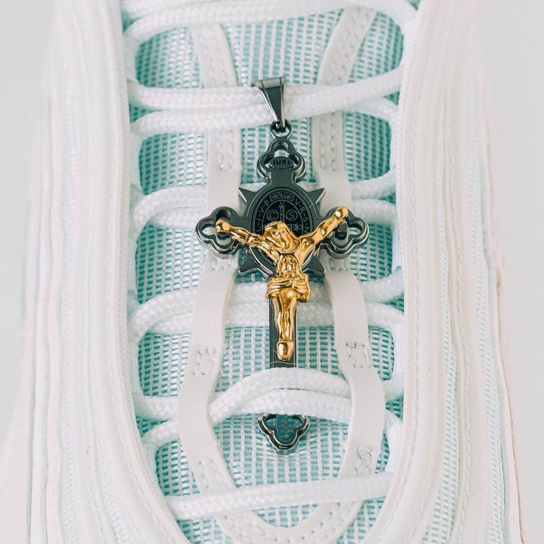 HYPEBEASTさんのインスタグラム写真 - (HYPEBEASTInstagram)「@hypebeastkicks: Brooklyn-based creative label MSCHF has tapped INRI to produce a customized @nike Air Max 97 that evokes the miracle of Jesus walking on water in Matthew 14:25. The Godly pair has been filled with 60cc of water sourced from the River Jordan and then blessed, as well as red insoles that have been scented with Frankenscence, Matthew 14:25 inscription on the toe box and a steel crucifix on the shoelaces. They sold out within a minute on October 8, but can now be bought on the @stockx marketplace with prices starting at $2,499 USD. ⁠⠀ Photo: StockX」10月10日 14時36分 - hypebeast