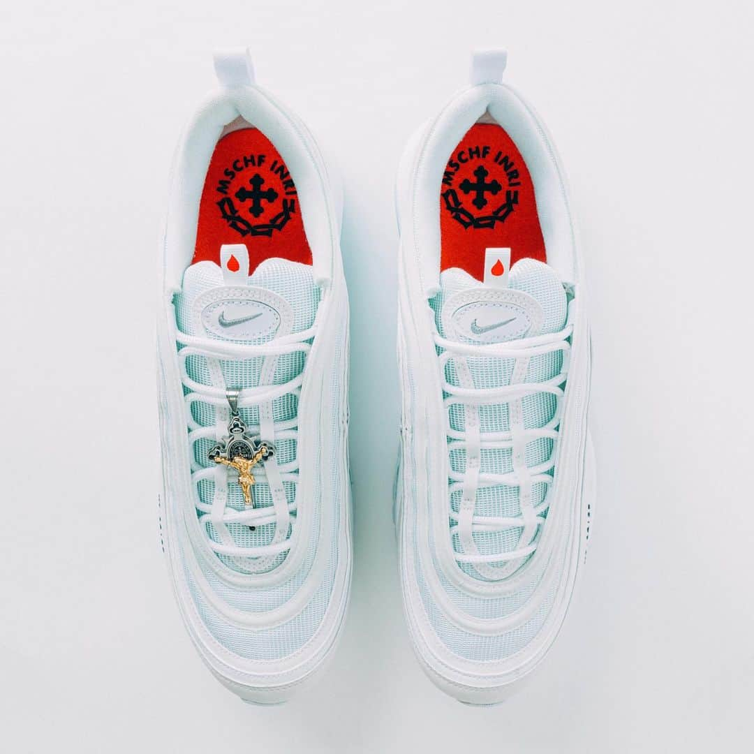 HYPEBEASTさんのインスタグラム写真 - (HYPEBEASTInstagram)「@hypebeastkicks: Brooklyn-based creative label MSCHF has tapped INRI to produce a customized @nike Air Max 97 that evokes the miracle of Jesus walking on water in Matthew 14:25. The Godly pair has been filled with 60cc of water sourced from the River Jordan and then blessed, as well as red insoles that have been scented with Frankenscence, Matthew 14:25 inscription on the toe box and a steel crucifix on the shoelaces. They sold out within a minute on October 8, but can now be bought on the @stockx marketplace with prices starting at $2,499 USD. ⁠⠀ Photo: StockX」10月10日 14時36分 - hypebeast