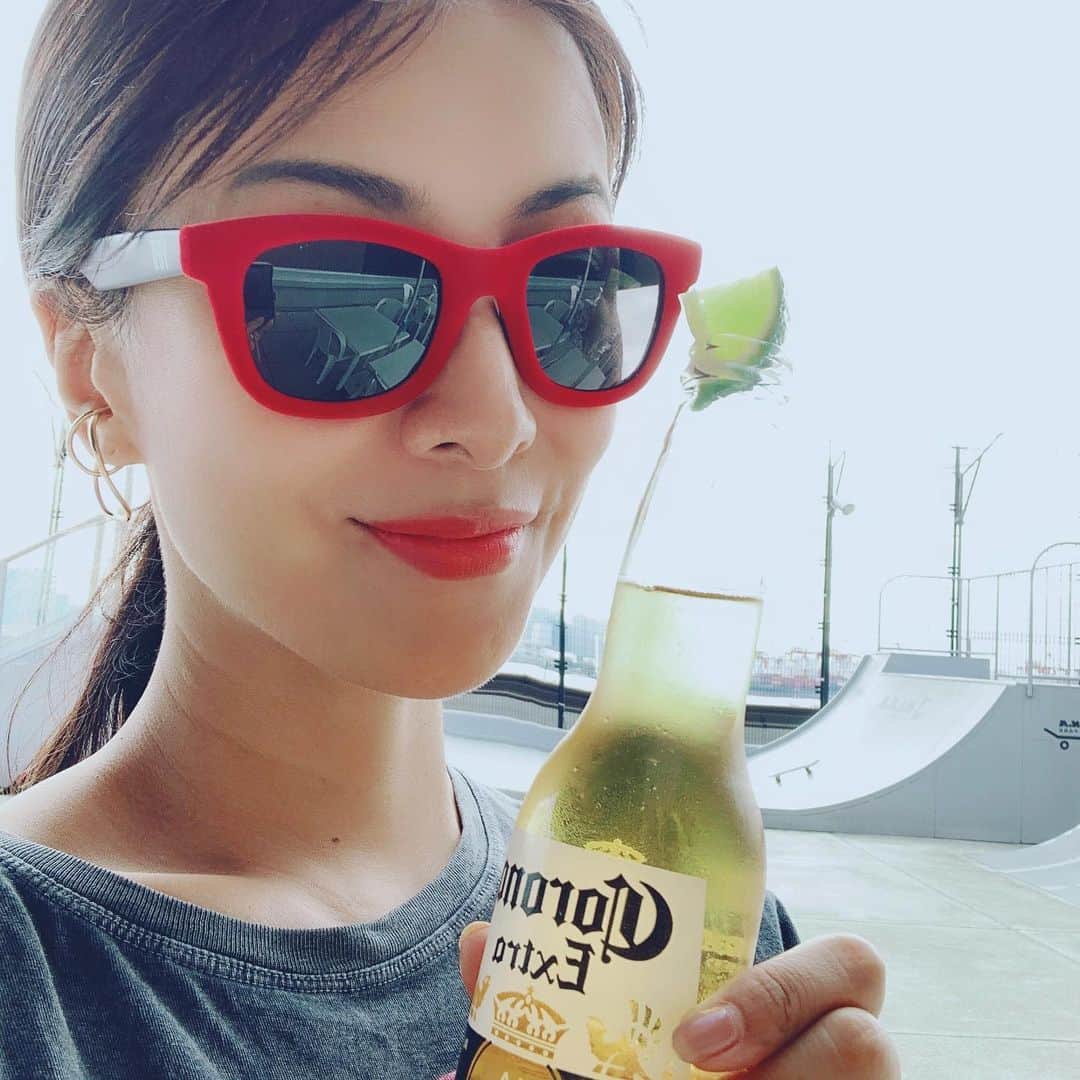 DJ AMIGAのインスタグラム：「娘さんのスケボー見にきた 平日はガラガラ #ママライフ #momslife  #skateboard  #スケボー」