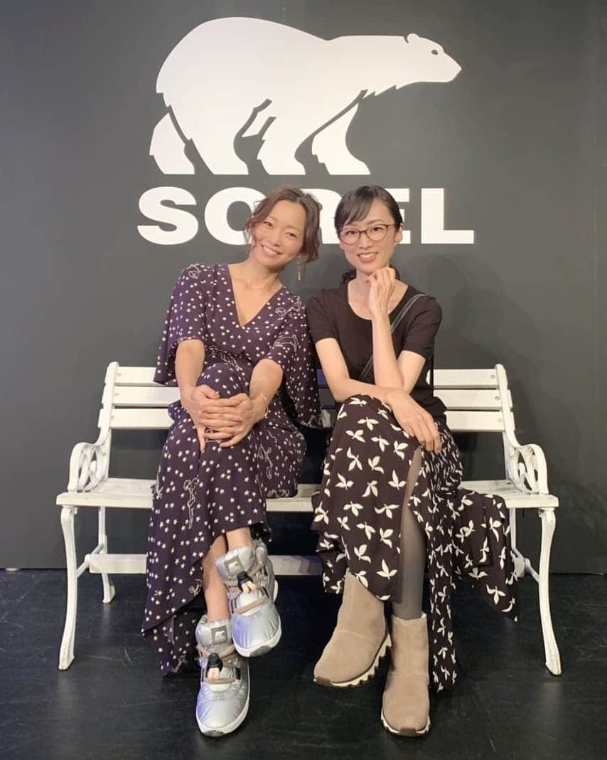 佐藤純さんのインスタグラム写真 - (佐藤純Instagram)「SOREL 2019 F/W Collection Show ✨  @sorel_jp  日本初のSORELファッションショーにお招きいただきました😊  晴れ、雨、雪の様々な環境下でも快適に、ファッショナブルに足元を彩るSOREL。  このスニーカー履きやすくて、何よりあったか～い💕💕💕 私も子供達も、雪山へはもちろん！街中でもオシャレにみせてくれるSORELが大好き❤️ 新宿ルミネ2で POP UP STORE も開催中です。  ロングワンピは👗  @graceclassofficial  #theChange_sorel #sorel #boots #ソレル #スニーカー #新宿ルミネ2 #popupstore #ワンピース #ロングワンピ #graceclass  #グレースクラス #星 #星柄 #星座 #ママ #ママモデル #モデル #mama #mamamodel #model」10月10日 15時29分 - junsatoidea