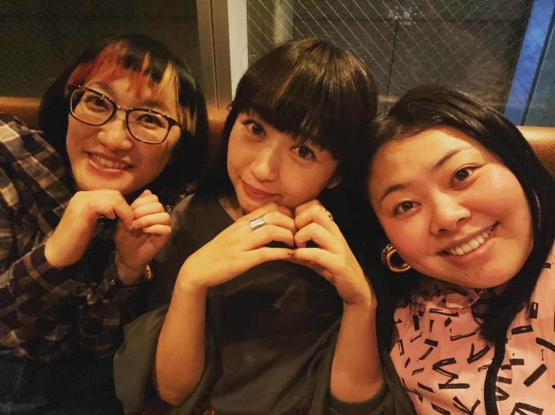松浦志穂のインスタグラム：「我らが直美大将🧝‍♀️✨に極上をいただきました😭😭❤️❤️いつも極上。極上先輩。極上大将✨✨ ・  #渡辺直美 #スパイク #極上」