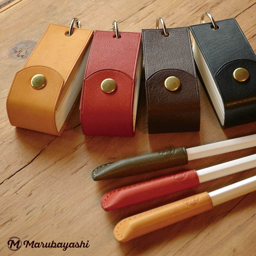 MARUBAYASHIさんのインスタグラム写真 - (MARUBAYASHIInstagram)「* 鉛筆キャップ ＆ 単語帳カード  #革 #レザー #leather #鉛筆キャップ #えんぴつキャップ #pencilcap #単語帳 #単語カード #レザークラフト #leathercraft #leatherworks #革好き #loveleather #leatherdesign」10月10日 16時54分 - takahiro_marubayashi