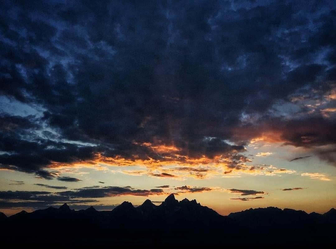 National Geographic Travelさんのインスタグラム写真 - (National Geographic TravelInstagram)「Photo by @jimmychin | Sunsets in Grand Teton National Park never get old. For more mountain images from around the world, follow @jimmychin.」10月10日 17時08分 - natgeotravel