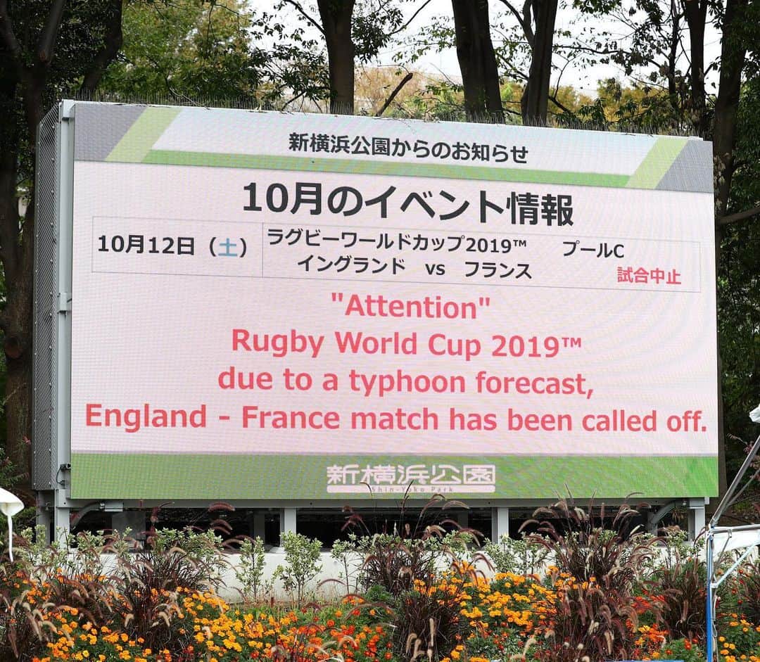 ラグビーイングランド代表さんのインスタグラム写真 - (ラグビーイングランド代表Instagram)「We’re desperately sorry for all of the fans who made the long journey out to Japan for #ENGvFRA. . If you are in Tokyo, please make sure you stay up to date with the latest safety and transport information on japan.travel 📲 .  Thank you for your support 🌹 . #Rugby #RugbyGram #RWC2019 #Hagibis」10月10日 17時21分 - englandrugby