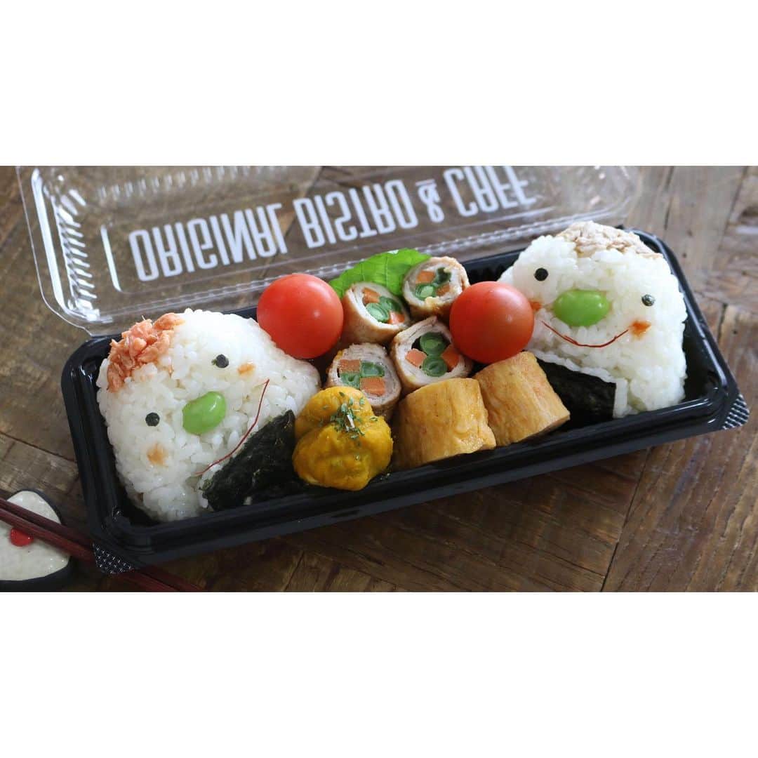 にぎりっ娘。のインスタグラム：「* おにぎりくんのお弁当🍱 … … 今年も微力ながら参加させて頂きます。 #onigiriaction ・ #お弁当中#お弁当#愛妻弁当#おべんとう#旦那弁当#手作り弁当#ランチ#lunch#lunchbox#obento#bento#お弁当じまん #cookingram#クッキングラム#らくらくお弁当#ハンズ弁 #もクラシル#KURASHIRU#kurashirufood#macaroni #デリスタグラマー #lin_stagramer * お弁当作成動画配信中 youtube内検索で 「お弁当中」か「にぎりっ娘」で検索してね😘 *」