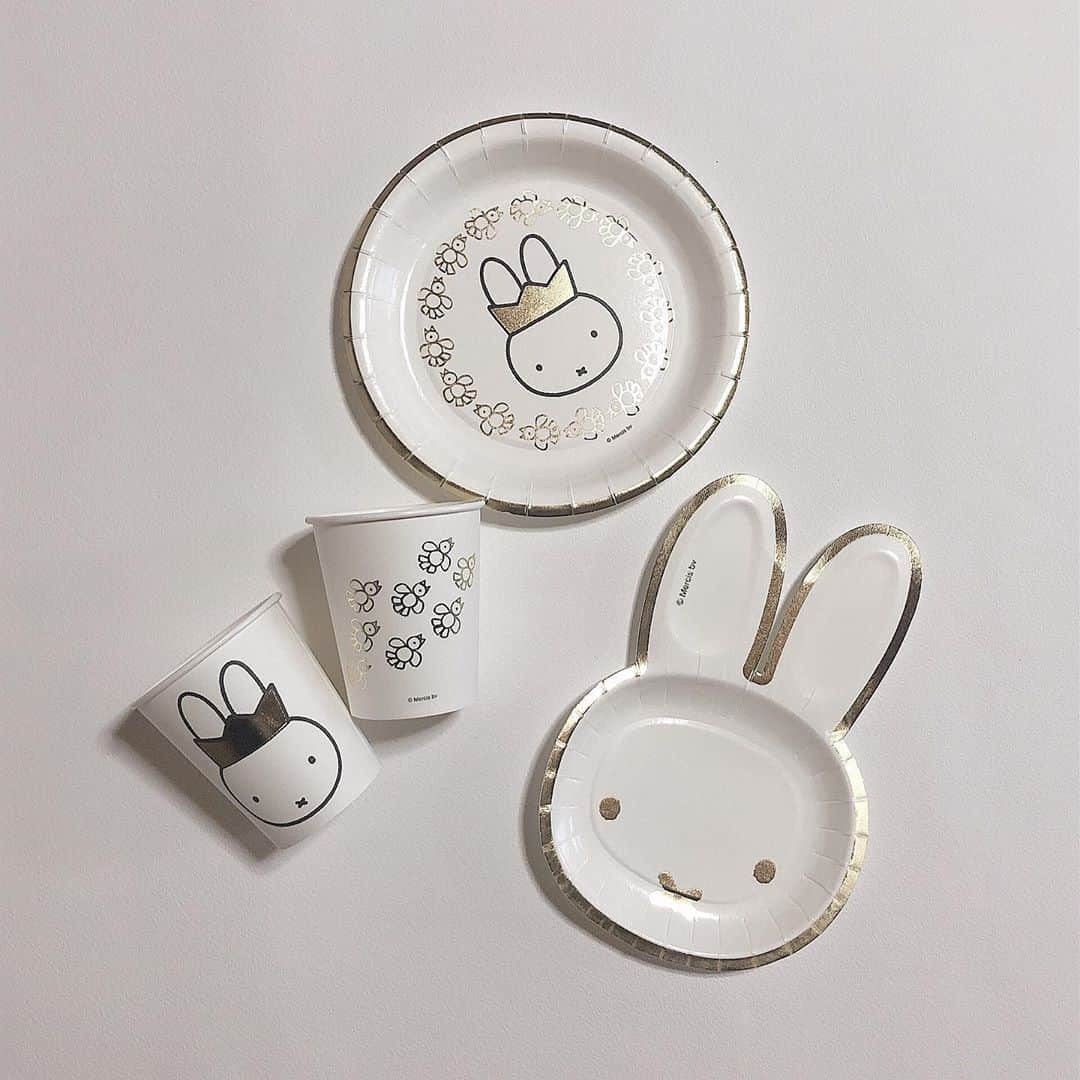 RiLiさんのインスタグラム写真 - (RiLiInstagram)「ついにコラボ🐰🍽【ダイソー×ミッフィーのペーパーアイテム】 ..... ダイソーとミッフィーコラボ🐰🍽【ダイソー×ミッフィーのペーパーアイテム】�がかわいすぎて早くも話題😳💞 紙皿や紙コップ、フォークに割り箸など…おうちカフェやピクニックにもってこいのアイテムがたくさん🥪🍔🌭ついつい買いすぎちゃうって子も🤭 これでおうちでも簡単にミッフィーカフェが🐇☕品薄している店舗もあるみたいだから急いで近くのダイソーへ🏃♀🏃♀🏃♀ ❣ ❣ ❣ ❣ ❣ サイトやSNSで掲載させていただくお写真募集中😘📸 かわいいコーデやアイテム、注目スポットなどが撮れたら、ハッシュタグ→#rili_tokyo  を付けて投稿❗ ． Special Thanks💋 Photo by @saya_iii @emirigram_7 @tara___supa @mikorinmiii @ss___1687 @i_tk89 @fancy___kumasan @__.uka @y__68.j ． #秋 #秋コーデ #daiso #ダイソー #ミッフィー #ペーパーアイテム #紙皿 #紙コップ #100均 #100均一 #ピクニックグッズ #コラボグッズ  #くすみカラーコーデ #消えそうな色コーデ  #ブラウンコーデ #ベージュコーデ  #ワントーンコーデ #シンプルコーデ  #カジュアルコーデ #ガーリーコーデ #置き画 #置き画くら #コーデ #コーディネート #RiLi  #おしゃれさんと繋がりたい #お洒落さんと繋がりたい #ファッション #패션스타그램」10月10日 18時00分 - rili.tokyo