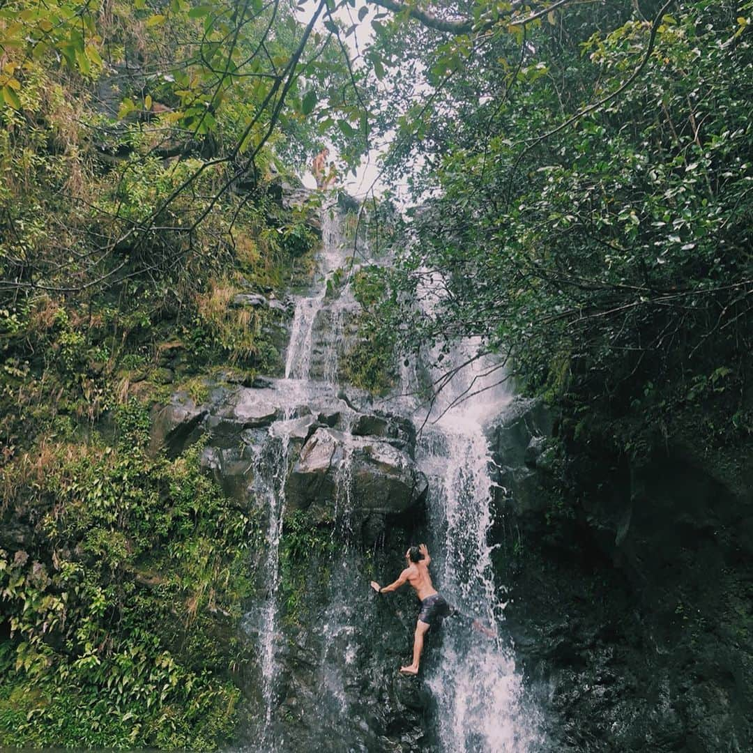 エビアン・クーさんのインスタグラム写真 - (エビアン・クーInstagram)「Connecting with nature 🏔」10月10日 18時52分 - avian_official