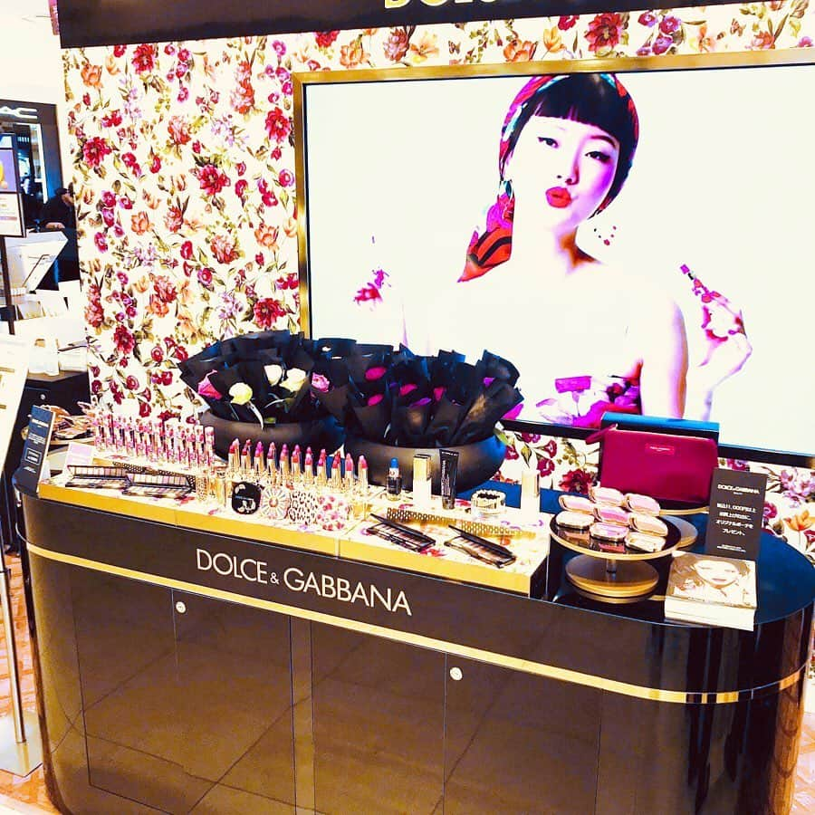 HANKYU.MODEさんのインスタグラム写真 - (HANKYU.MODEInstagram)「DOLCE&GABBANA MAKE UP PROMOTION Until 10/15 At 2F Promotion Space21 詳しくはプロフィールURLをチェック！ #Hankyu #HANKYUMODE #umedahankyu #阪急うめだ本店 #うめだ阪急 #阪急百貨店 #osaka #umeda #mode #DOLCE&GABBANA #dgbeauty #ドルチェアンドガッバーナビューティ #日本上陸」10月10日 18時47分 - hankyumode