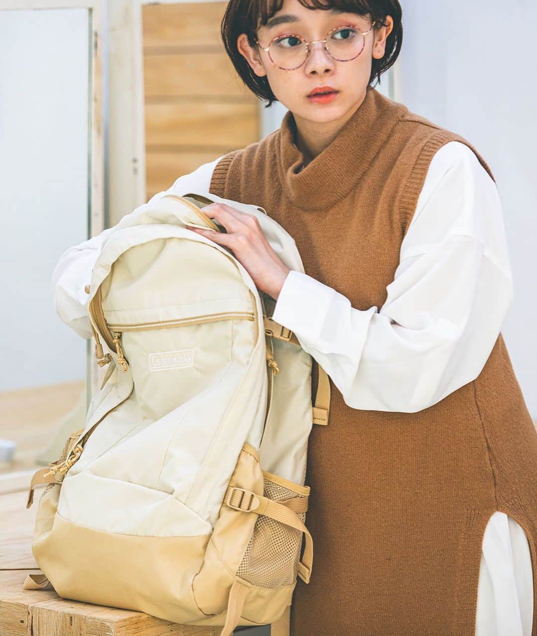 Coleman Japanさんのインスタグラム写真 - (Coleman JapanInstagram)「＼ナチュラルカラーが秋にハマる！／ 発売以来、大人気のコールマンのバックパック「WALKER シリーズ」。人気のヒミツは、機能的だけでなく豊富なカラーバリエーション！ ・ ナチュラルカラーの“デザートサンド”で、秋のコーデ🍁を楽しもう😉 ・ ・ 🎒#私のコールマン 大募集🎒 コールマンのバッグを取り入れた、あなたのスタイルをぜひ教えてください🤗 #私のコールマン を付けて投稿して頂いた中から素敵なお写真は、コールマン公式SNSでご紹介させて頂きます♪ ・ ・ ・ @mer0217 @maaanyaka  #灯そうColeman #灯そうコールマン #灯そう #Coleman #コールマン #Backpack #バックパック #Rucksack #リュックサック #リュック #Daypack #デイパック #リュック女子 #WALKERシリーズ #walker25 #walker33 #ウォーカー #ウォーカー25 #ウォーカー33 #コールマンリュック #merweb #mer」10月10日 19時03分 - coleman_japan